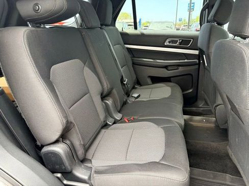 Used 2017 Ford Explorer XLT w/ Equipment Group 201A AWD/4WD image 11