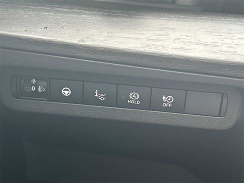 Used 2024 Nissan Ariya AWD image 19