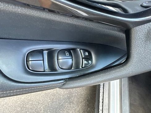 Used 2020 Nissan Rogue SV AWD/4WD image 8