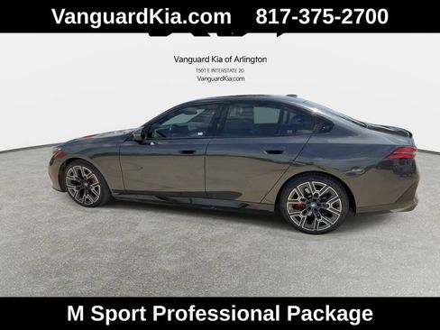 Used 2024 BMW i5 eDrive40i w/ M Sport Package RWD image 5