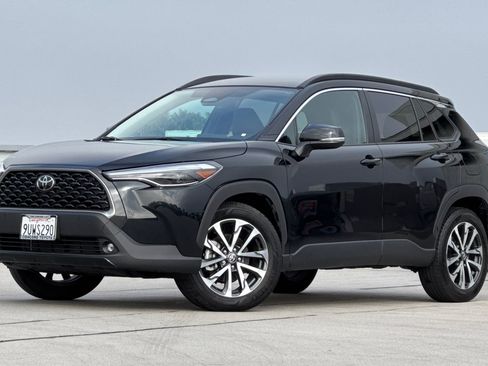 Certified 2025 Toyota Corolla Cross XLE image 23