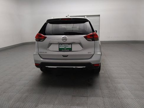 Used 2017 Nissan Rogue SV w/ SV Family Package FWD image 7