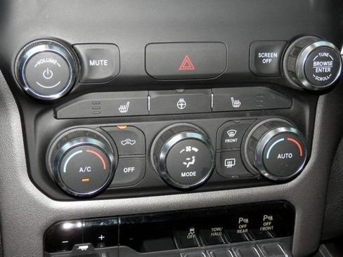 Used 2022 RAM 1500 Big Horn AWD/4WD image 30