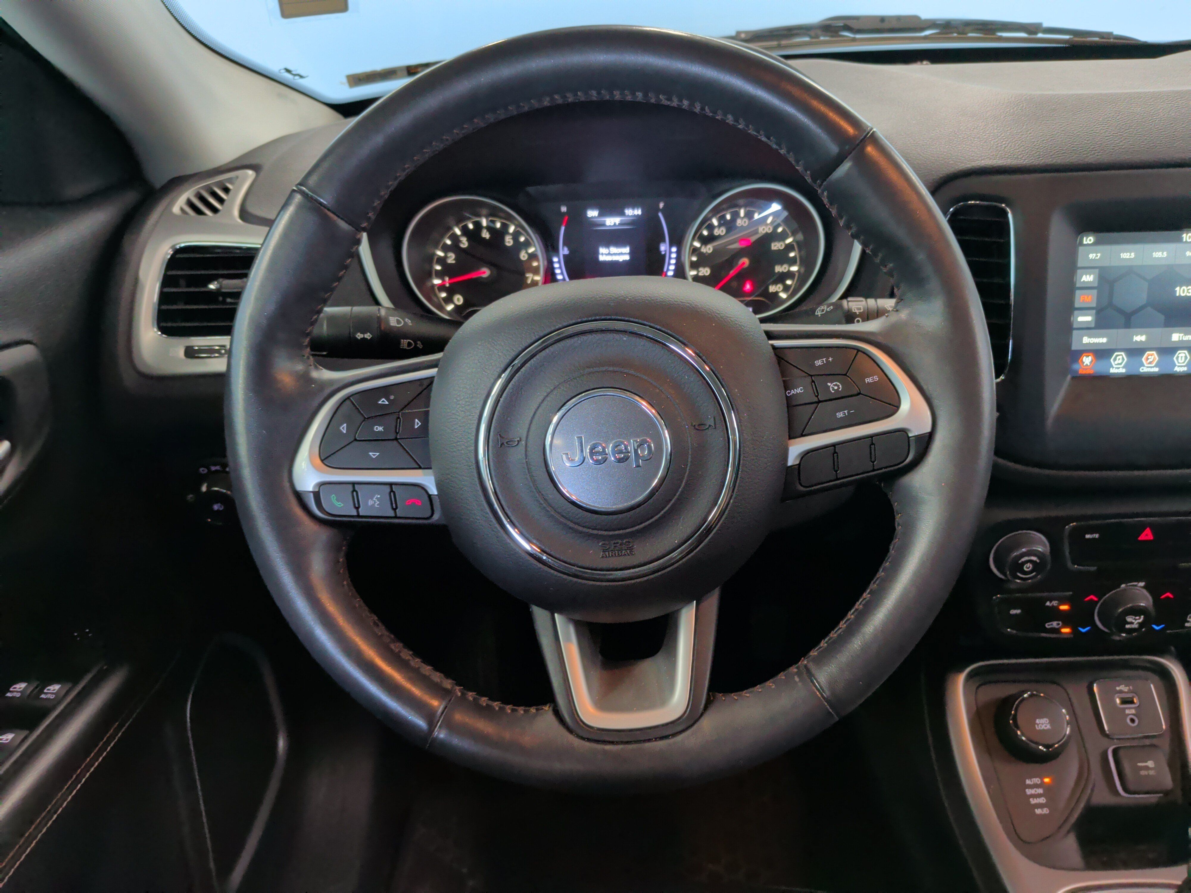 Used 2019 Jeep Compass Latitude w/ Cold Weather Group AWD/4WD image 17