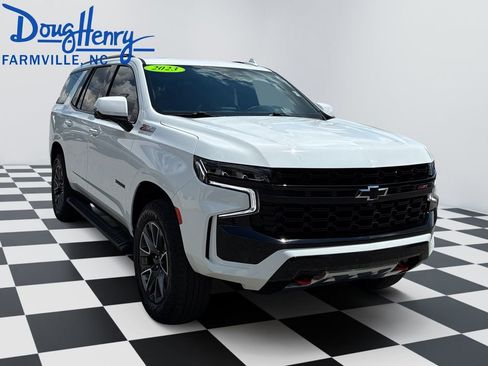 Used 2023 Chevrolet Tahoe Z71 w/ Luxury Package AWD/4WD image 7
