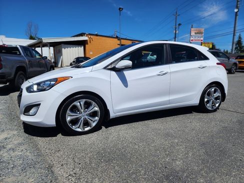 Used 2014 Hyundai Elantra GT w/ Option Group 03 FWD image 10