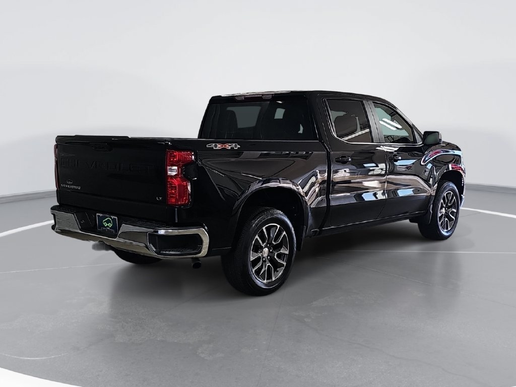 Used 2024 Chevrolet Silverado 1500 LT AWD/4WD image 3
