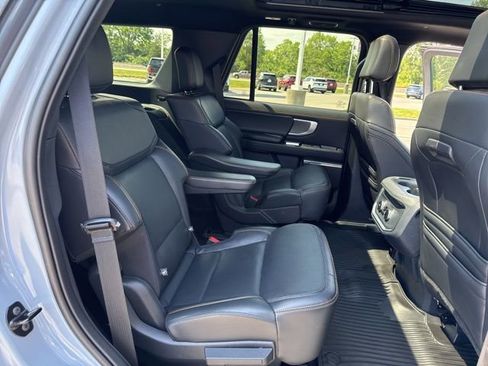 Used 2025 Ford Expedition Tremor AWD/4WD image 38