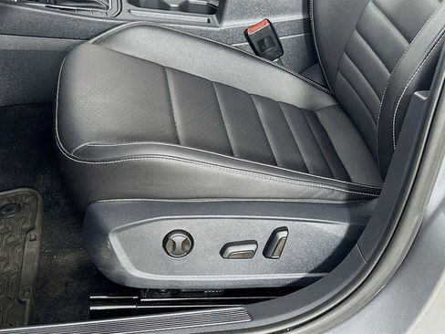 Used 2022 Volkswagen Jetta SE FWD image 18