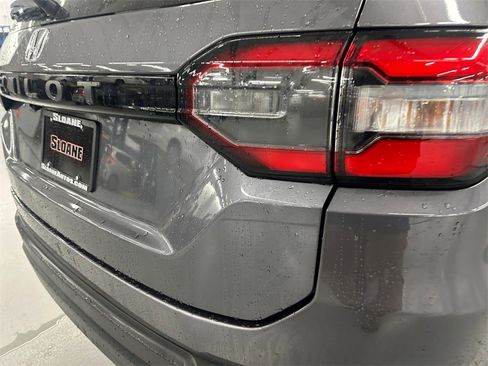 Used 2023 Honda Pilot LX image 22