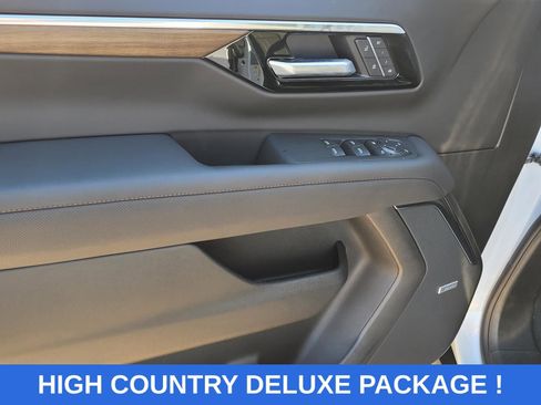 New 2026 Chevrolet Suburban High Country RWD image 15