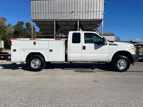 Used 2011 Ford F250 XL image 7