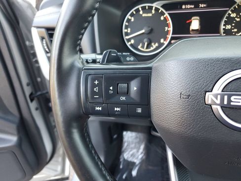 Used 2025 Nissan Rogue SV FWD image 26