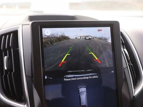 Certified 2024 Ford Edge Titanium image 17