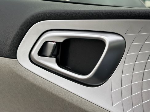 Certified 2024 Kia Soul LX w/ Option Group 015 FWD image 17