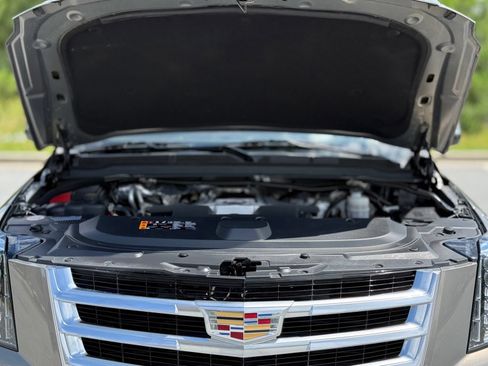 Used 2017 Cadillac Escalade Luxury RWD image 50