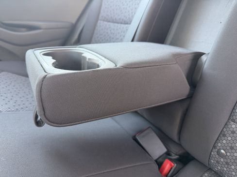 Used 2018 Hyundai Ioniq SEL image 31