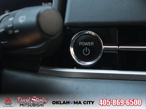 Used 2023 Mitsubishi Outlander SE image 22