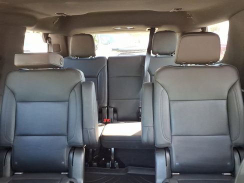Used 2021 Chevrolet Tahoe Z71 w/ Luxury Package AWD/4WD image 26
