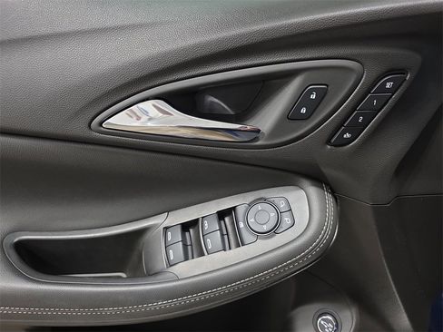 Used 2023 Buick Encore GX Essence w/ Experience Buick Package image 29