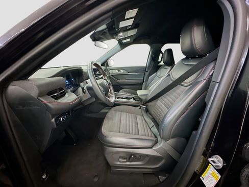 Used 2025 Ford Explorer ST-Line image 13