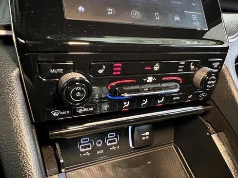 Certified 2024 Jeep Grand Cherokee L Laredo image 52