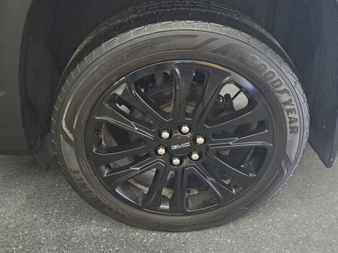 Used 2022 GMC Acadia SLT w/ Elevation Edition image 36