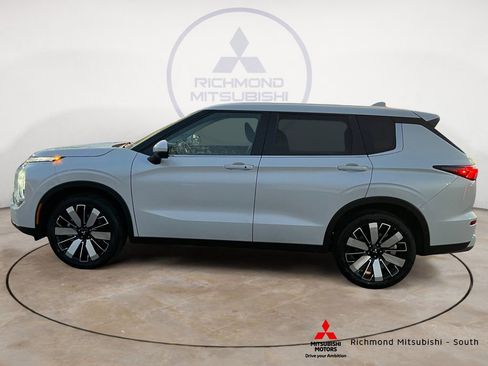 New 2026 Mitsubishi Outlander SE image 6
