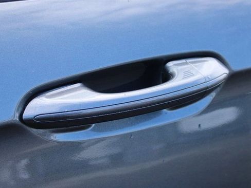 Used 2016 Ford Edge SEL w/ Equipment Group 201A image 9