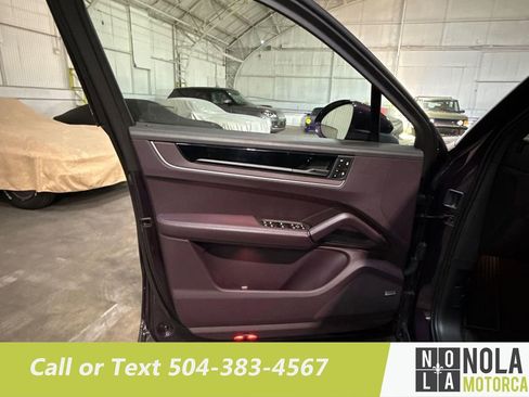 Used 2024 Porsche Cayenne S image 15