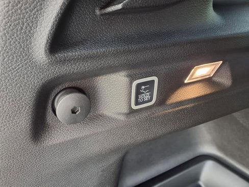 New 2025 Jeep Grand Cherokee L Limited w/ Luxury Tech Group II image 24