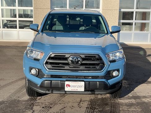 Used 2019 Toyota Tacoma 4x4 Access Cab image 2