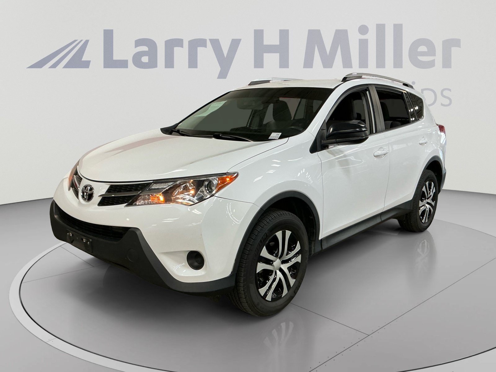 Used 2015 Toyota RAV4 LE AWD/4WD image 1