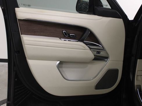 Used 2025 Land Rover Range Rover Autobiography AWD/4WD image 15
