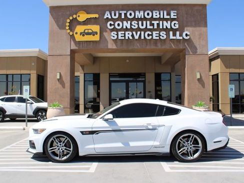 Used 2017 Ford Mustang GT Premium w/ GT Performance Package RWD image 6