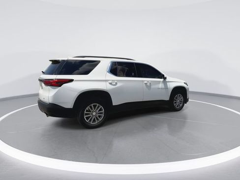 Used 2022 Chevrolet Traverse LT FWD image 11