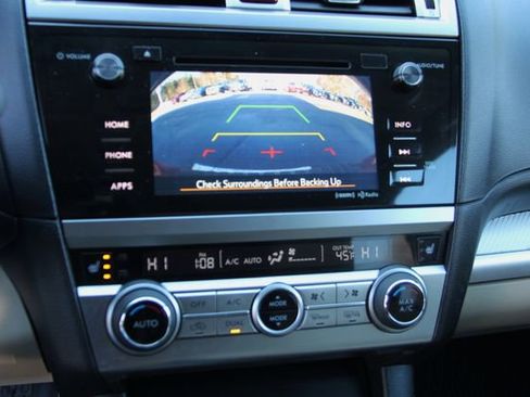 Used 2017 Subaru Outback 2.5i Premium image 21