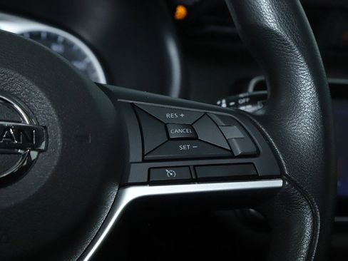 Used 2019 Nissan Kicks S image 23