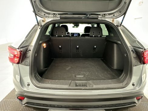 Certified 2024 Chevrolet Trax RS FWD image 21