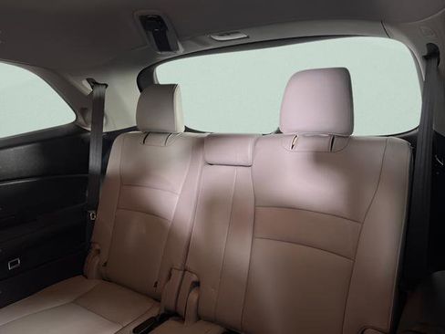 Used 2018 Honda Pilot Touring image 30