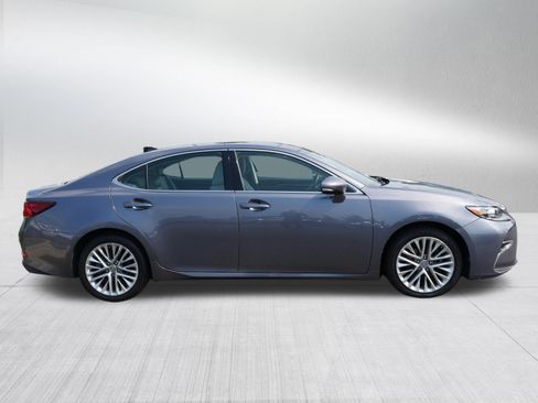 Used 2016 Lexus ES 350 w/ Luxury Package w/Wood Trim FWD image 8