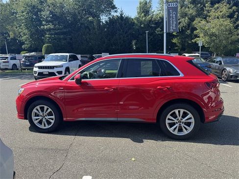 Certified 2022 Audi Q3 2.0T Premium w/ Convenience Package image 9