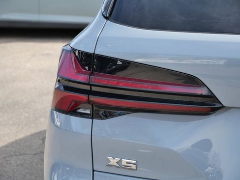 Used 2026 BMW X5 M60i image 9