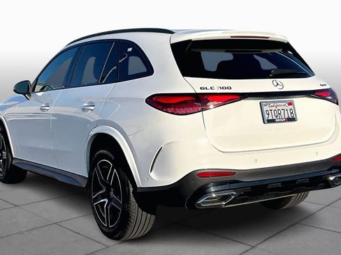 Used 2025 Mercedes-Benz GLC 300 4MATIC image 11