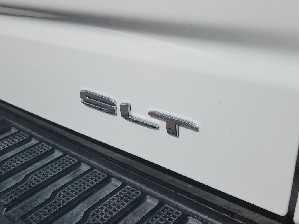 Used 2026 GMC Sierra 1500 SLT AWD/4WD image 14