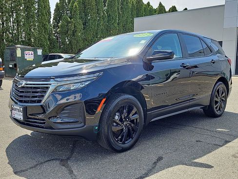 Used 2024 Chevrolet Equinox LS w/ LS Convenience Package AWD/4WD image 3