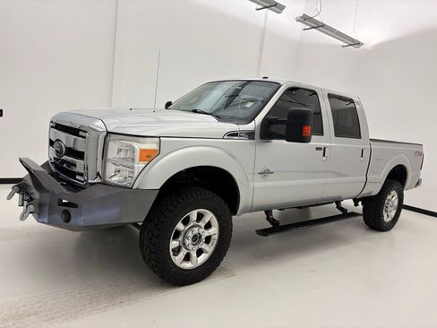 Used 2016 Ford F250 Lariat w/ Lariat Ultimate Package AWD/4WD image 18