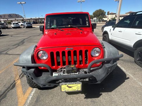 Used 2017 Jeep Wrangler Unlimited Sport w/ Connectivity Group AWD/4WD image 2