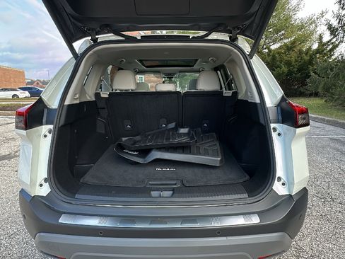 Certified 2023 Nissan Rogue SV w/ SV Premium Package image 6