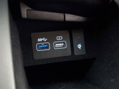 Used 2022 Genesis GV70 2.5T w/ Select Package image 22